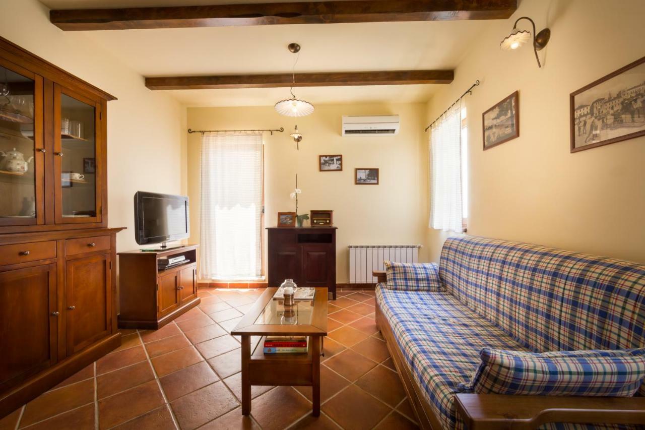 Apartmani Hrelja Labinci エクステリア 写真